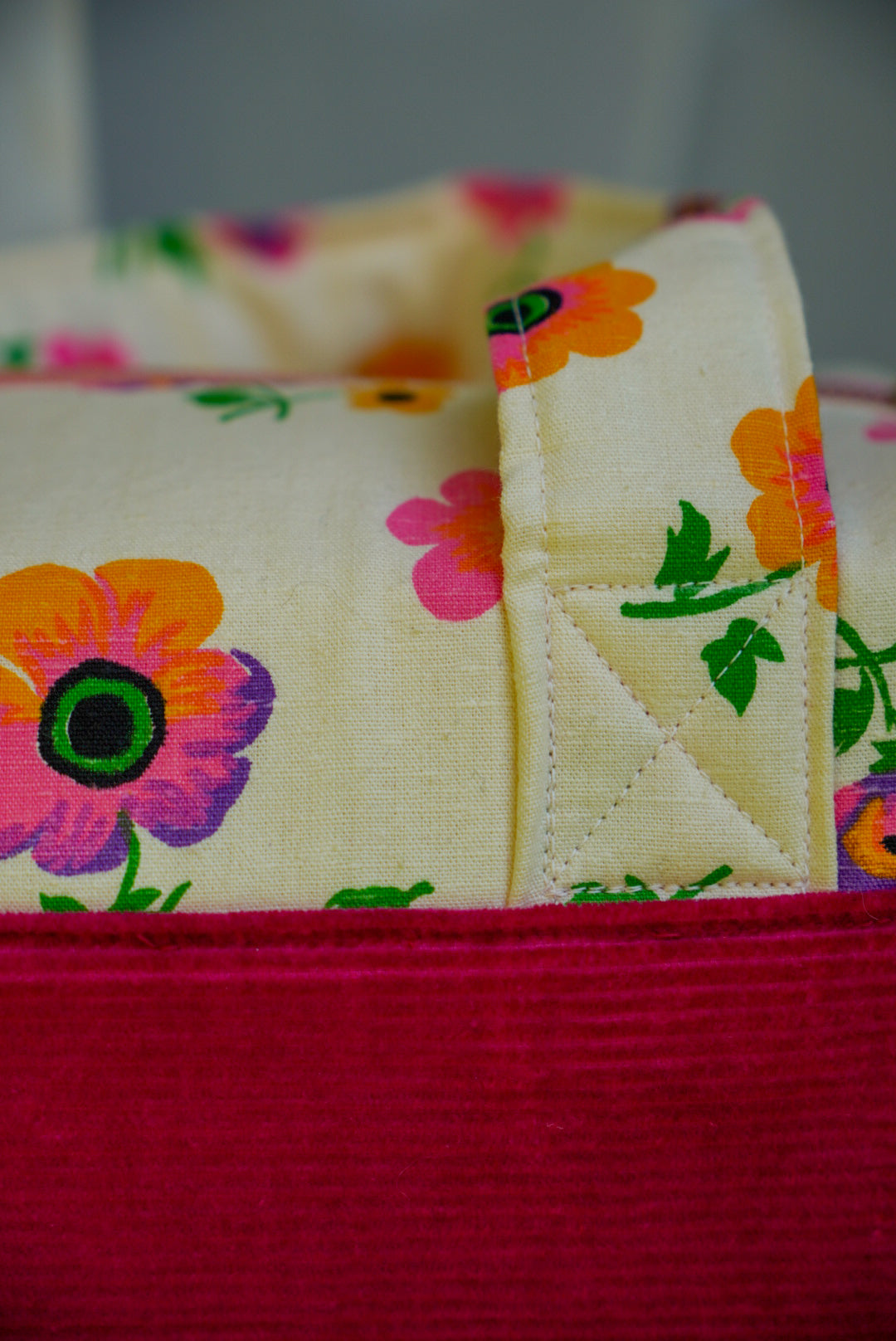 •The Daisy Delight Duffel•