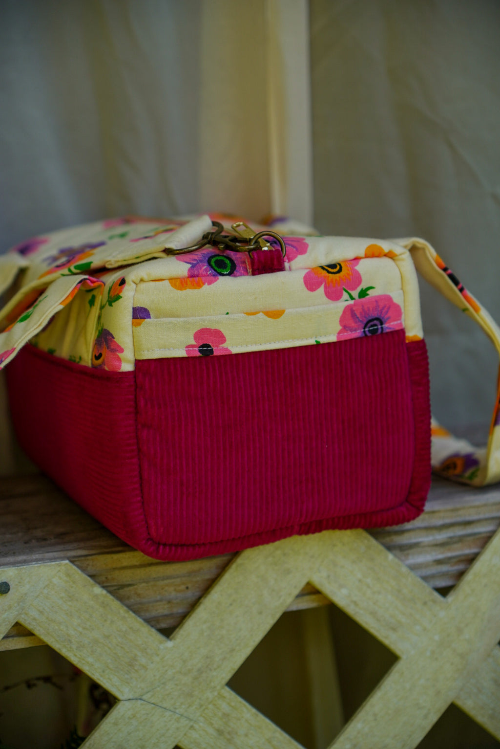 •The Daisy Delight Duffel•